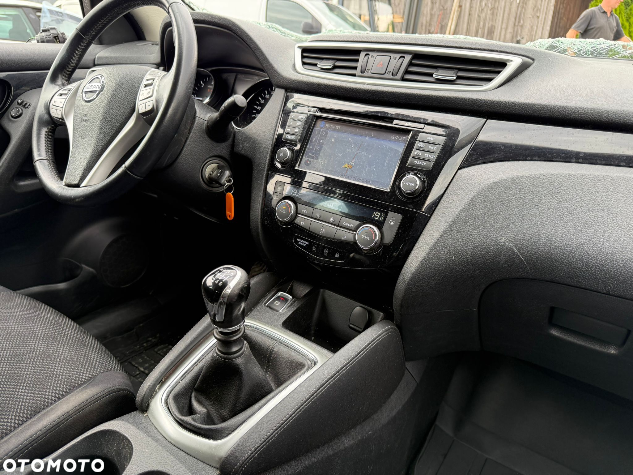 Nissan Qashqai 1.6 dCi TEKNA - 28