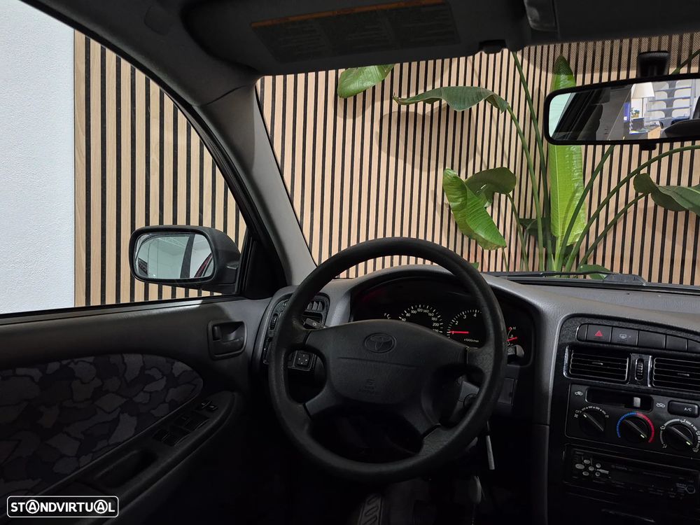 Toyota Avensis Liftback 1.6 Terra JE - 14