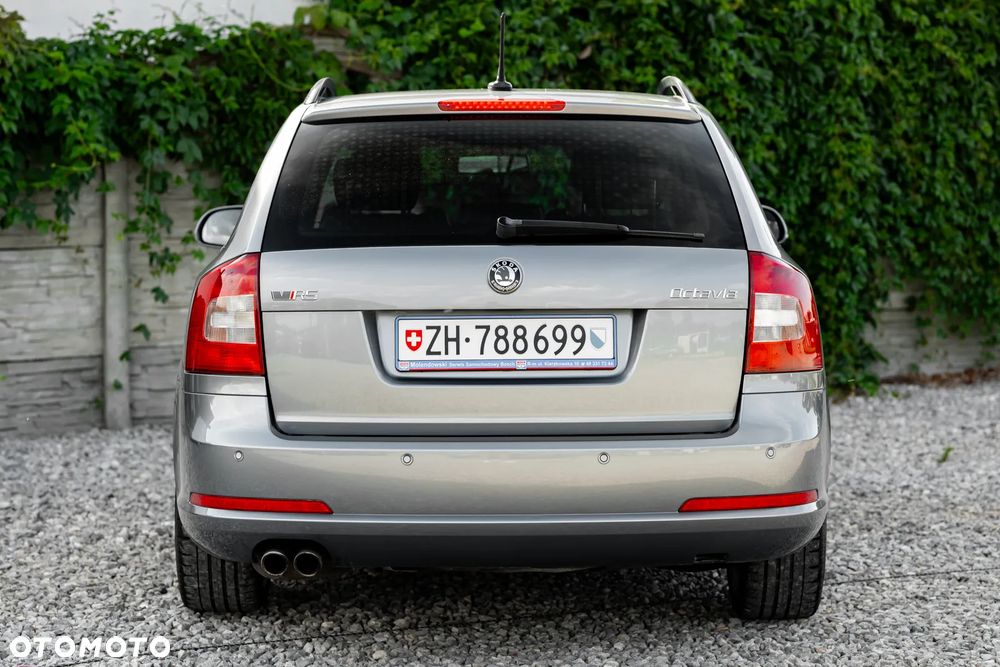 Skoda Octavia 2.0 TSI DSG RS - 13