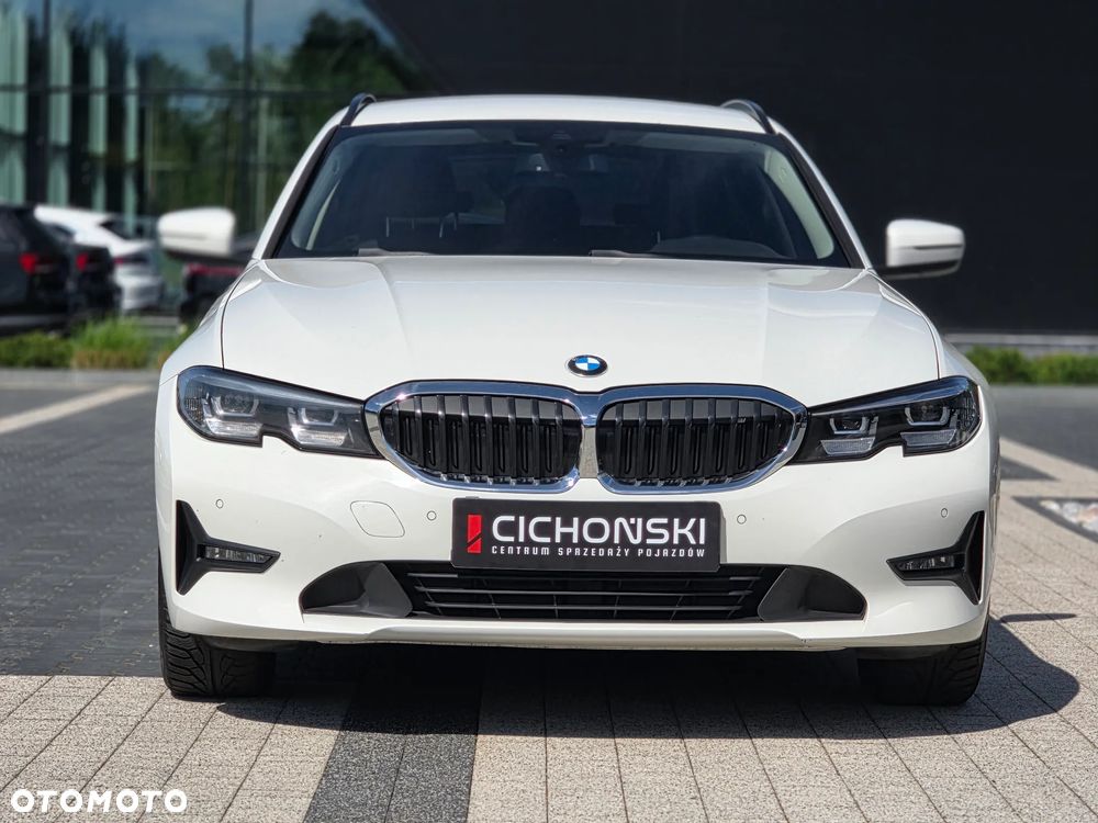 BMW Seria 3 318i Sport - 34