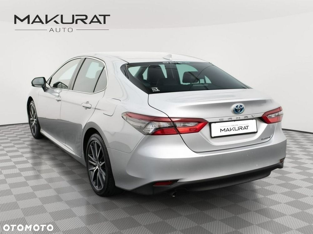 Toyota Camry - 3
