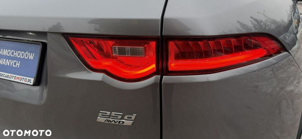 Jaguar F-Pace 25d AWD R-Sport - 17