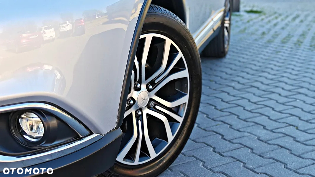 Mitsubishi Outlander - 10