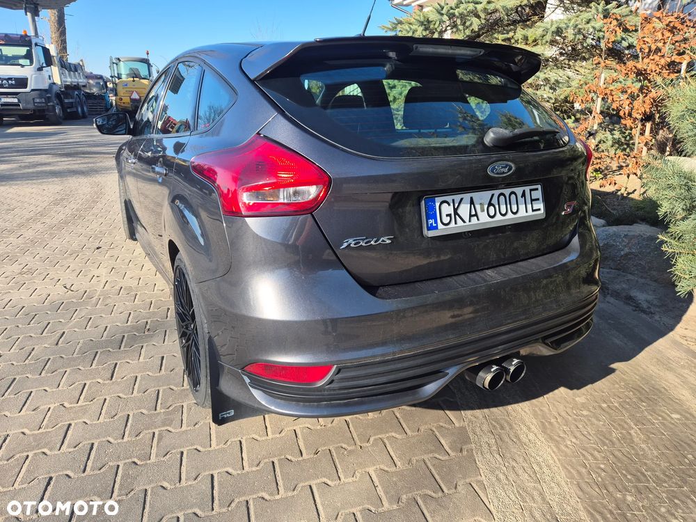 Ford Focus ST - 6