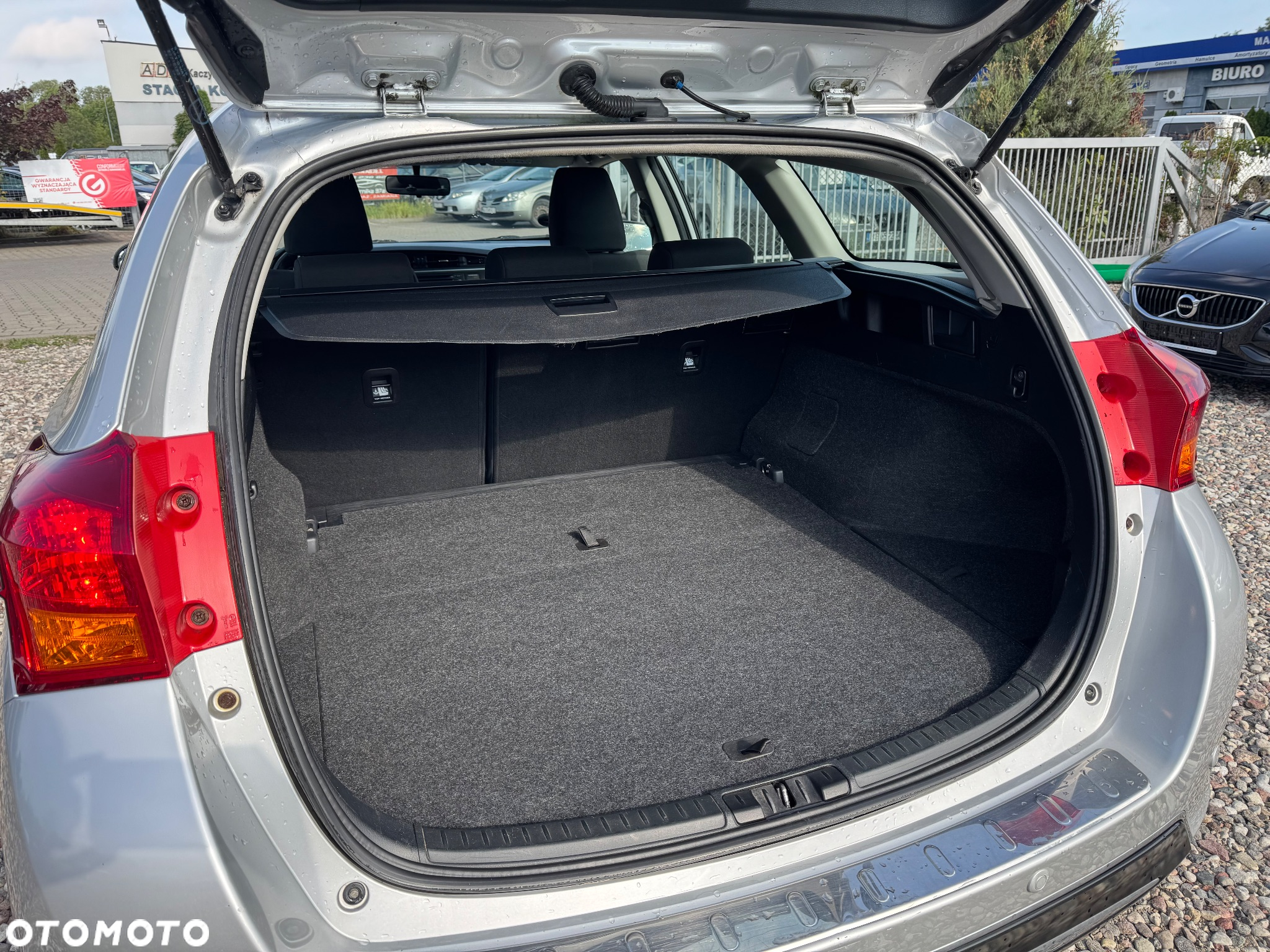Toyota Auris 1.6 Premium - 23