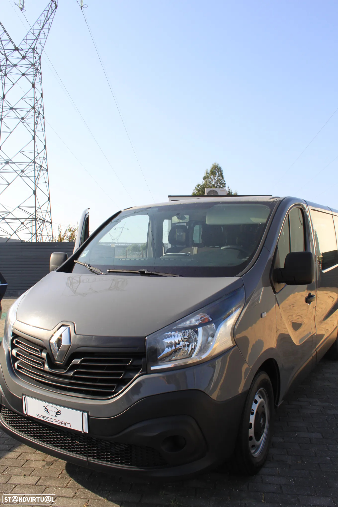 Renault Trafic - 2