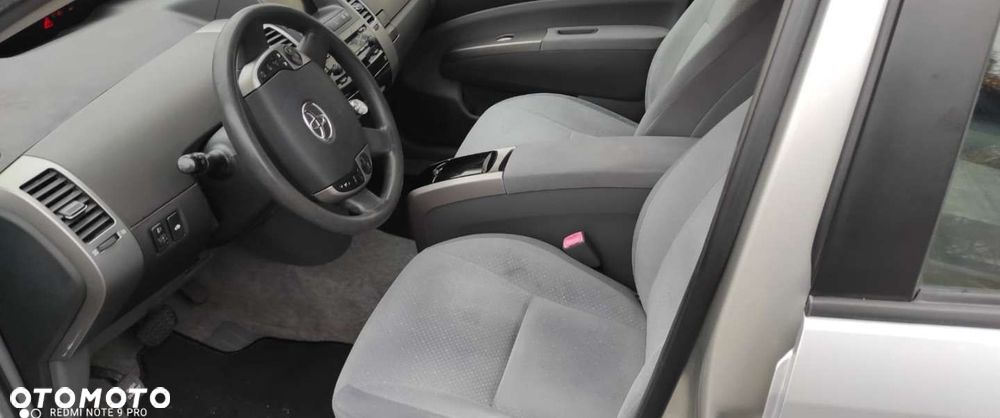 Toyota Prius (Hybrid) Sol - 13