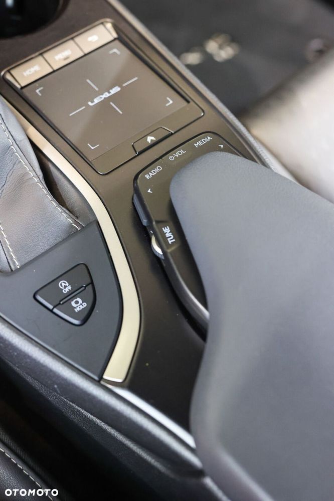 Lexus UX 200 GPF F Impression 2WD - 37