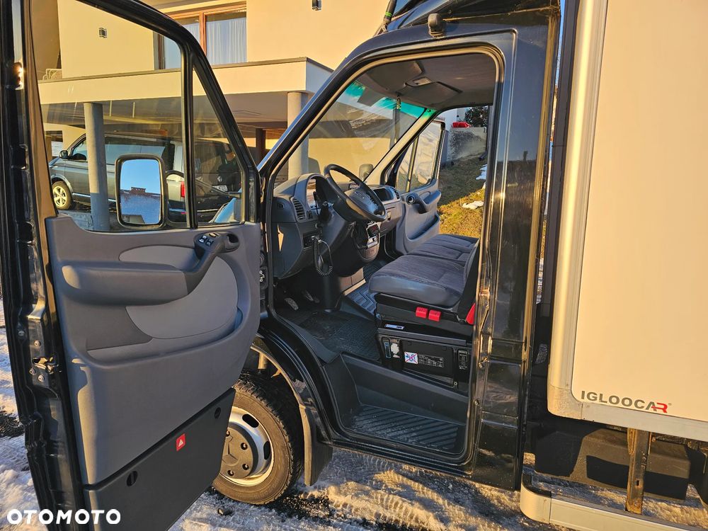 Mercedes-Benz Sprinter - 9