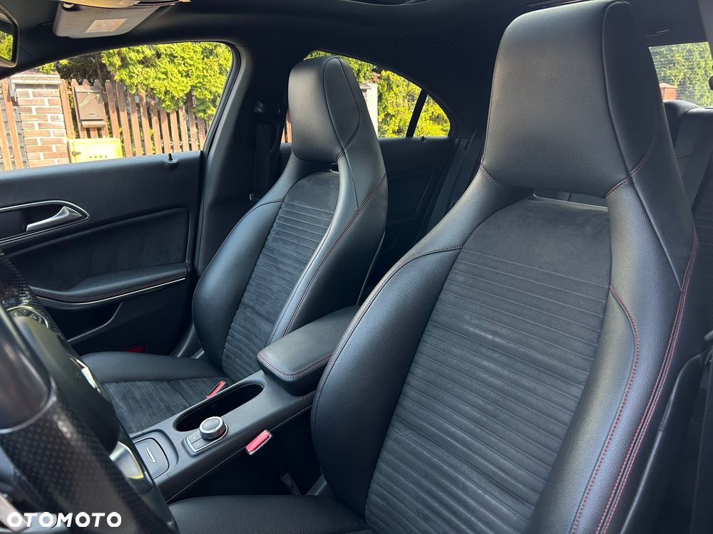 Mercedes-Benz CLA 200 7G-DCT AMG Line - 17