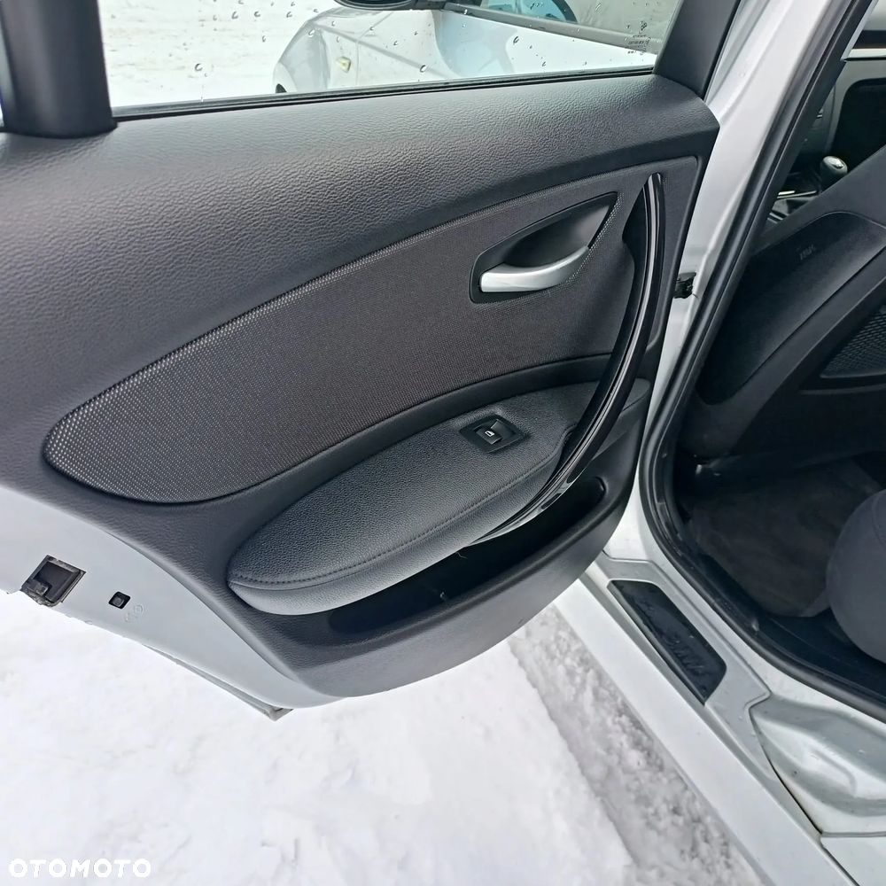 BMW Seria 1 123d DPF Edition Lifestyle - 14