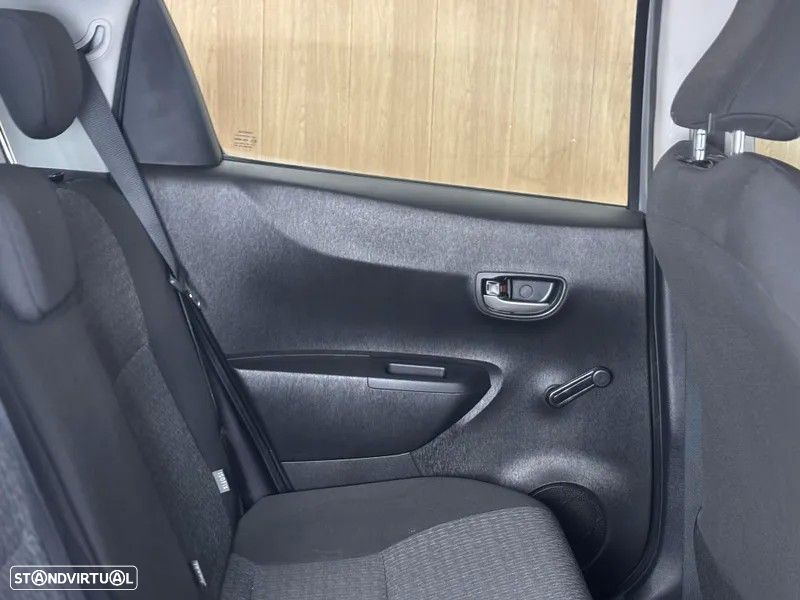 Toyota Yaris 1.4 D-4D ACtive - 11