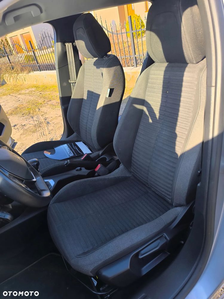 Peugeot 2008 1.2 Pure Tech GPF Style S&S - 5