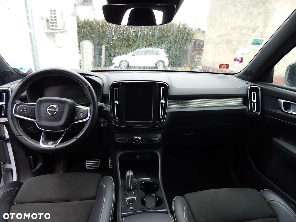 Volvo XC 40 T4 AWD R-Design - 12