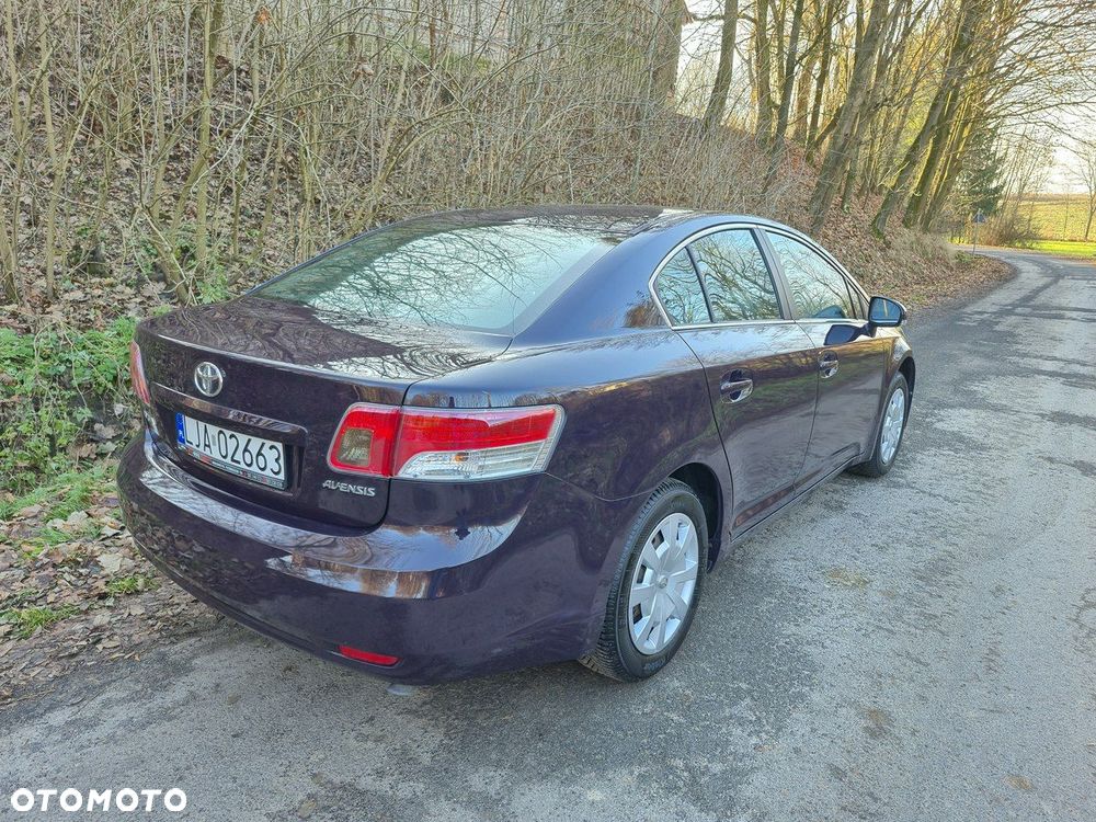 Toyota Avensis - 4