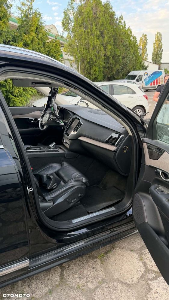 Volvo XC 90 - 7