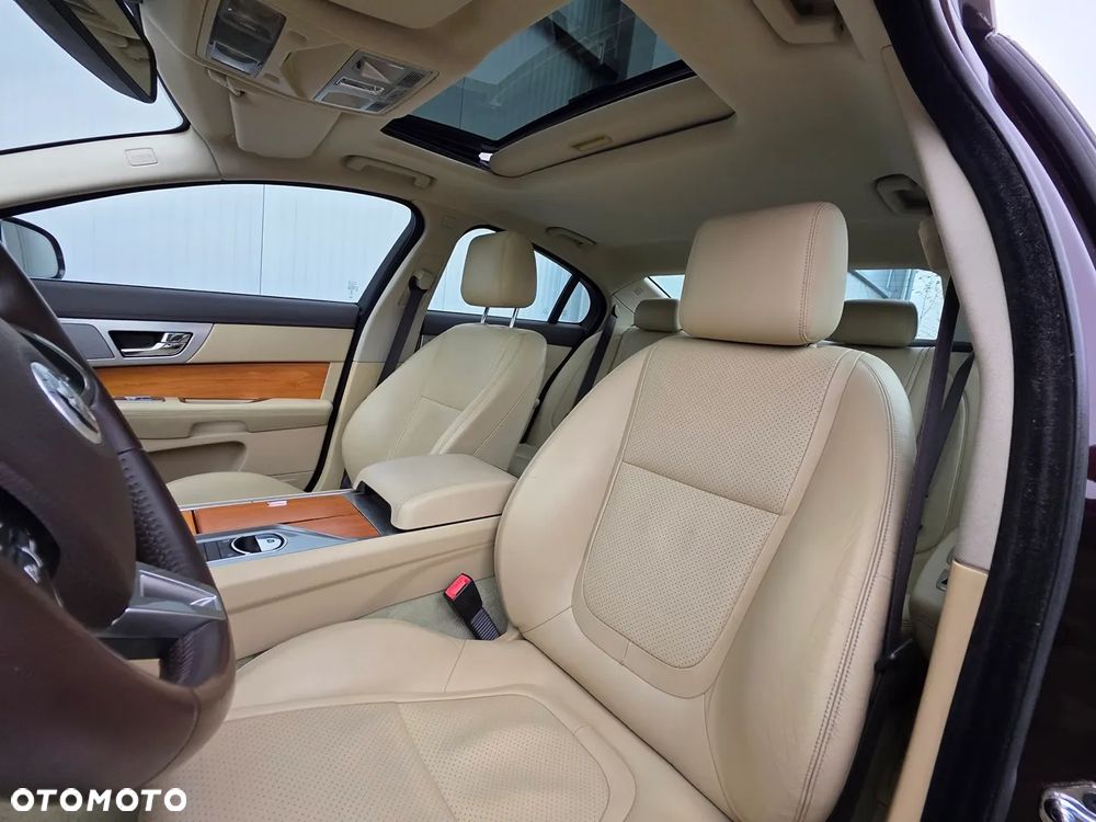 Jaguar XF 3.0 T R-Sport - 19