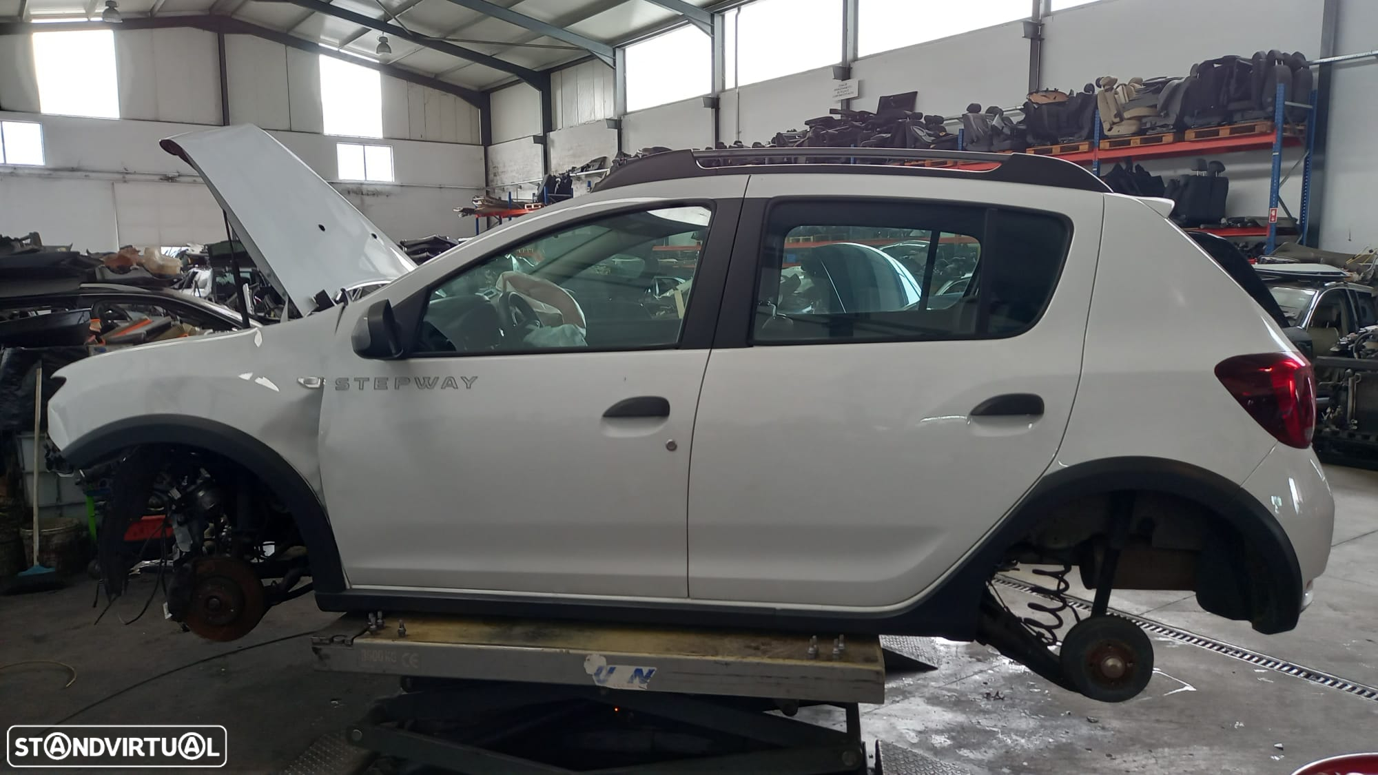 Painel traseiro esq Dacia Sandero II Stepway TCe 90 LPG 2017 - 2