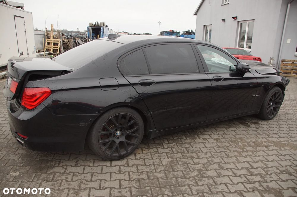 Pojazd na części BMW F01 750i Long xDrive, rocznik 2011 BLACK SAPPHIRE METALLIC (475) XCL.LEDER NAPPA ERW./D5 SATB HELL (NAD5) silnik N63B44O0 skrzynia GA6HP-26Z drzwi klapa szyba fotele long amortyzator - 14