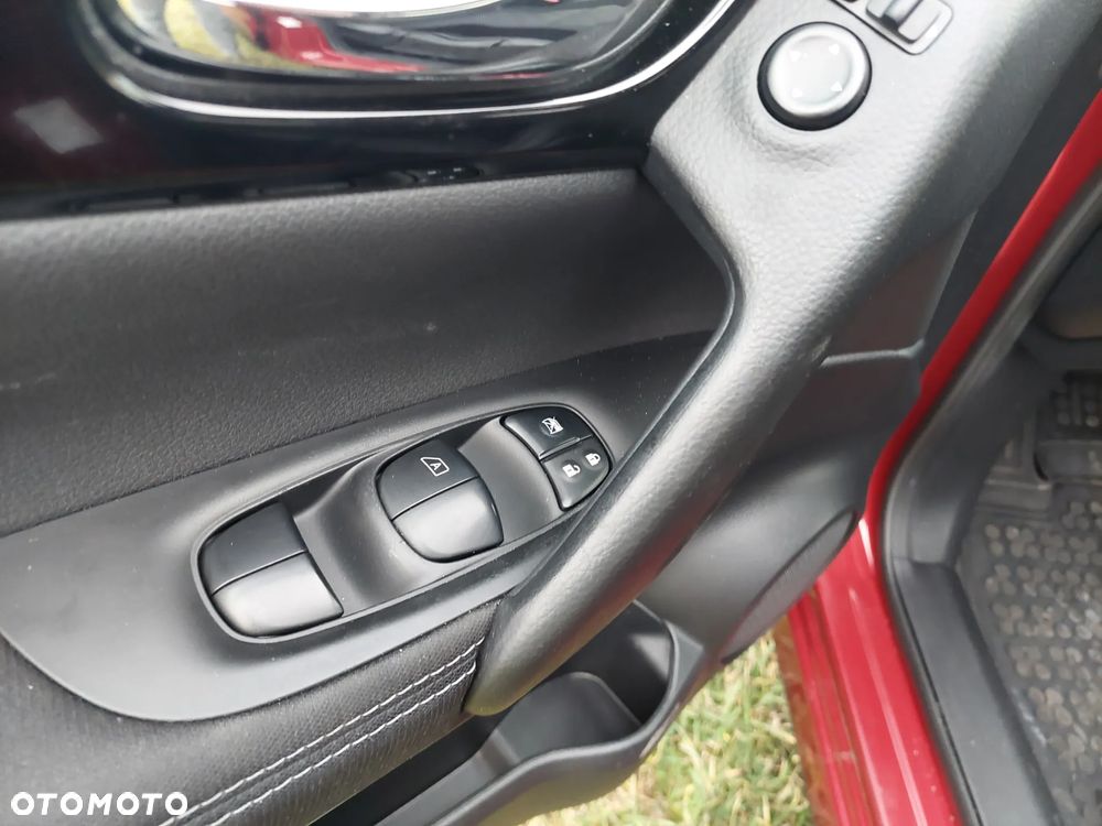 Nissan Qashqai 1.2 DIG-T Xtronic 360 - 27