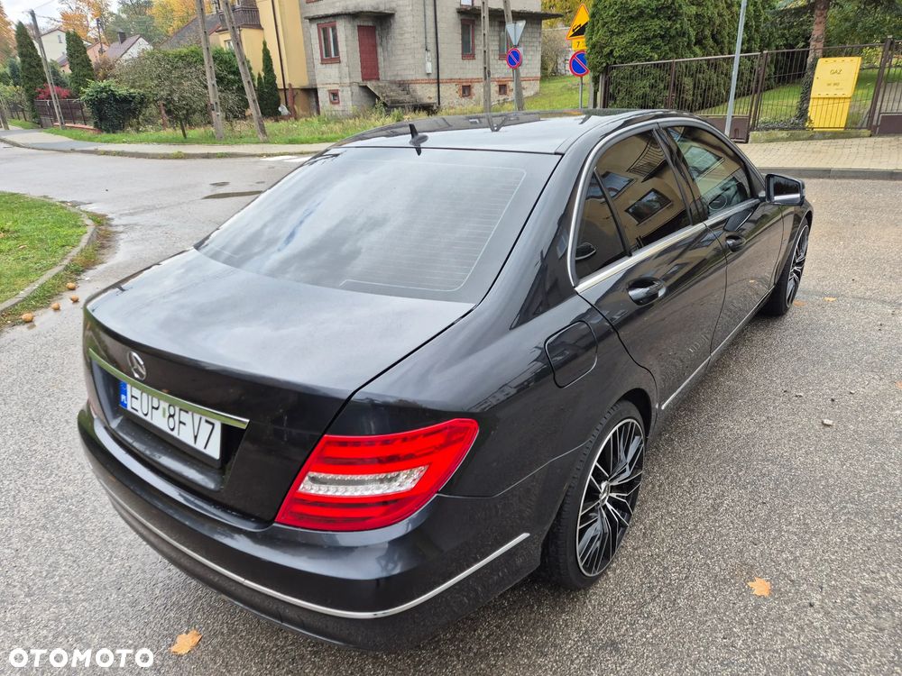 Mercedes-Benz Klasa C 180 BlueEFFICIENCY Avantgarde - 16