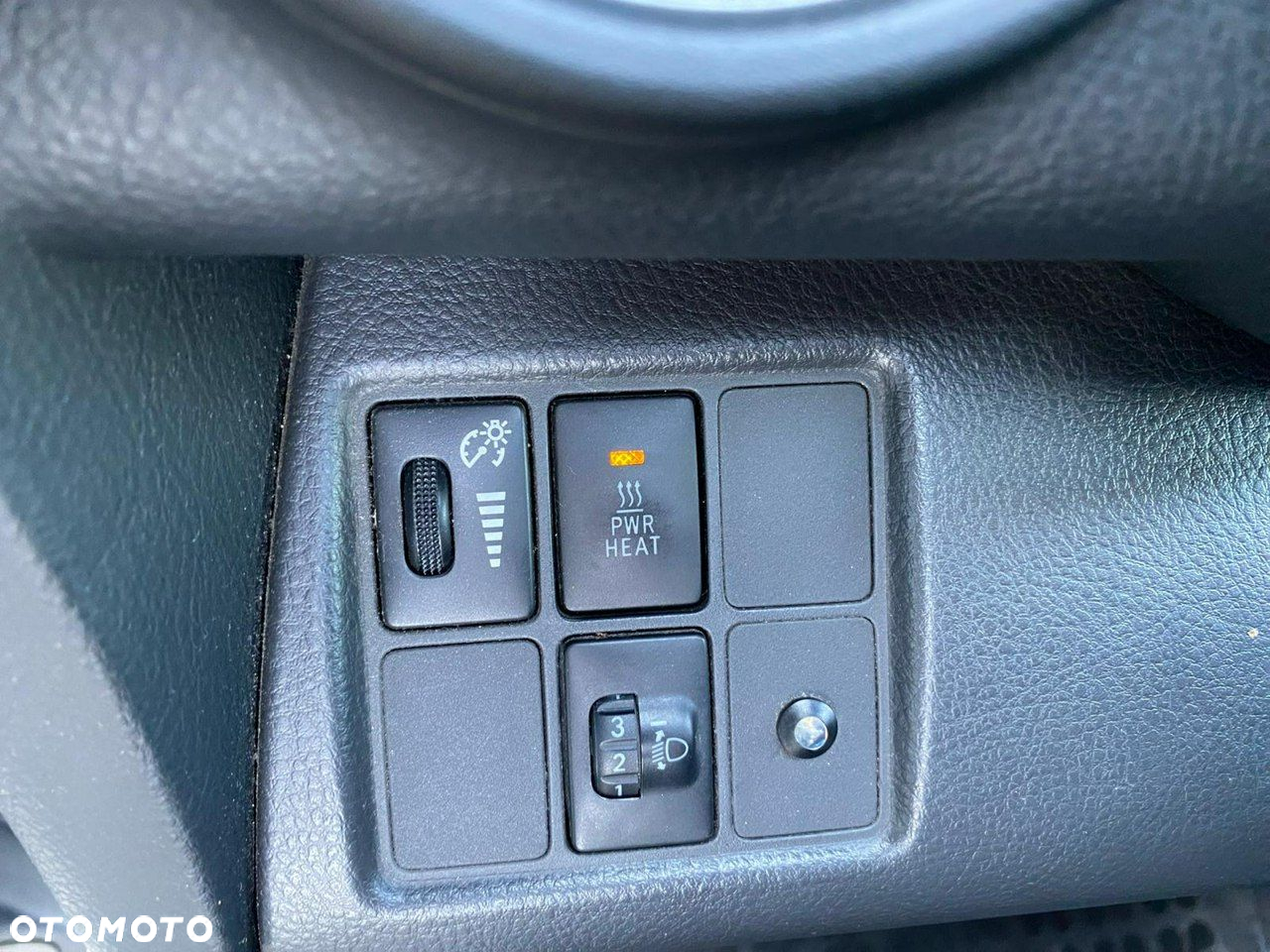 Toyota RAV4 - 9