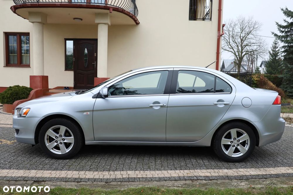 Mitsubishi Lancer 1.5 Invite - 10