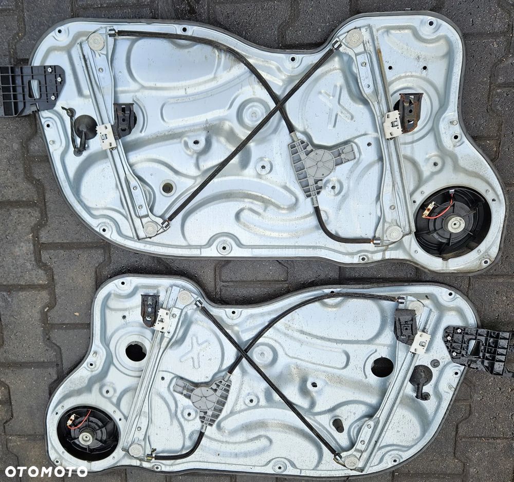 Kia Ceed I drzwi 3D podnośnik szyby prawy - 1