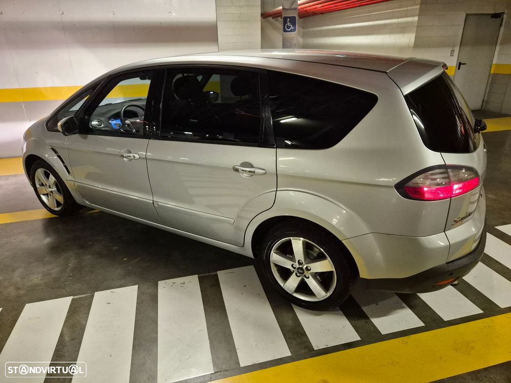 Ford S-Max 2.0 TDCi Titanium 7L - 16