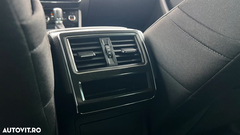 Skoda Superb 2.0 TDI DSG Ambition - 23
