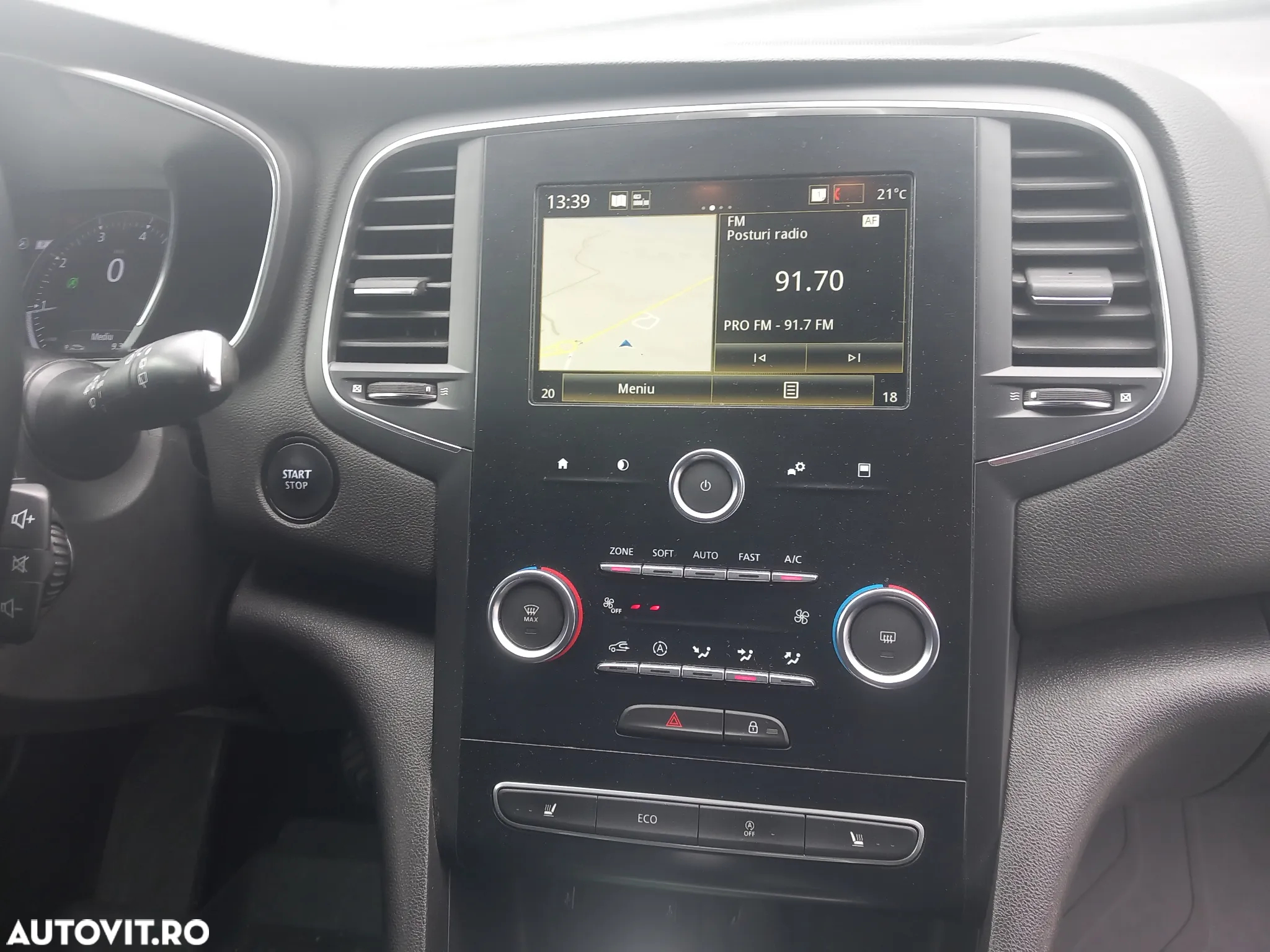 Renault Megane TCE 140 EDC Techno - 11
