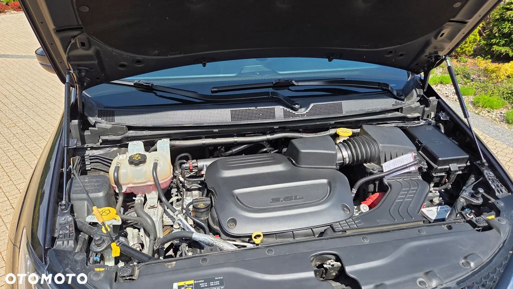 Chrysler Pacifica - 16