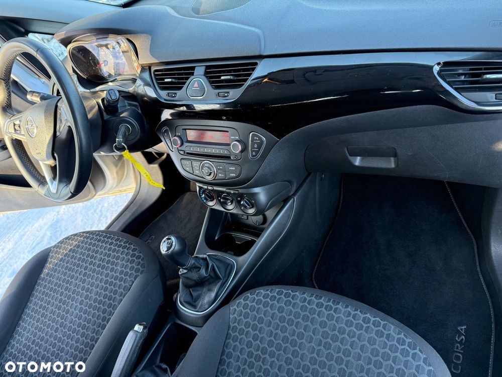 Opel Corsa 1.4 16V Cosmo - 11