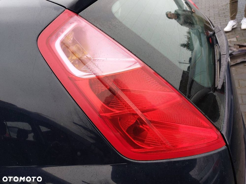 KLAPA BAGAŻNIKA ZDERZAK LAMPY GRANDE PUNTO I 475 - 2