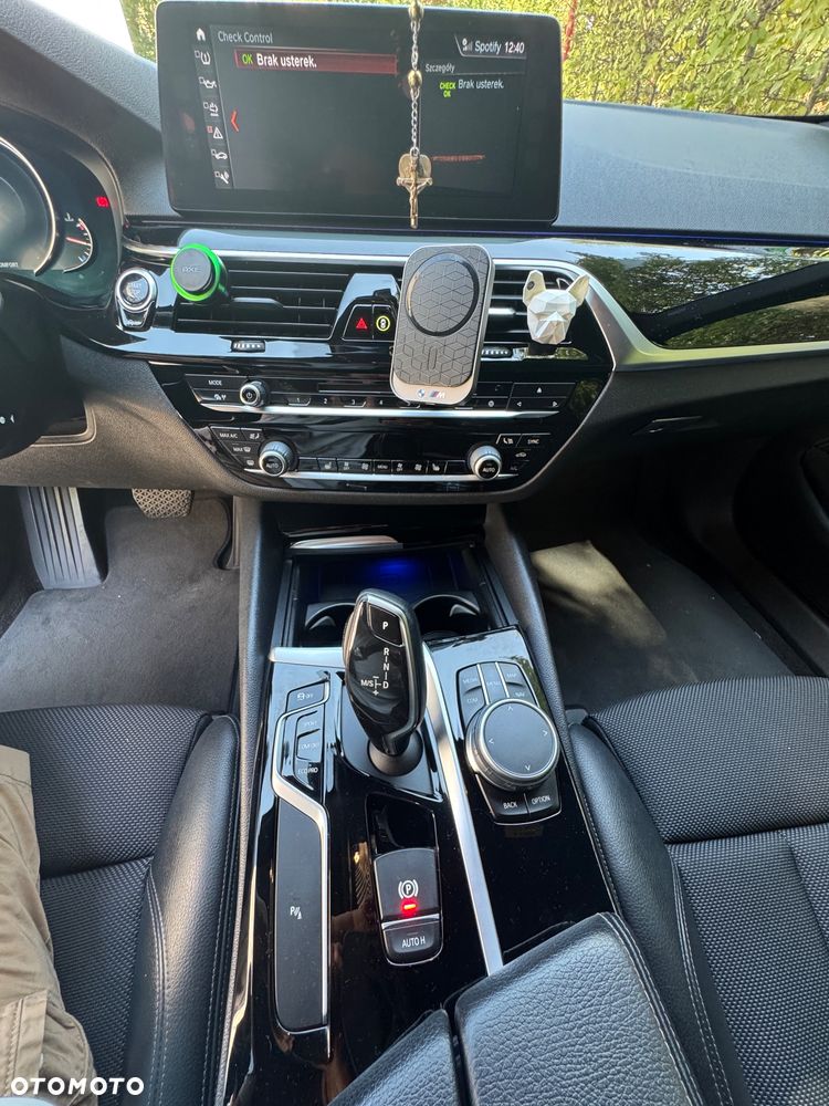 BMW Seria 5 520d Sport Line - 12