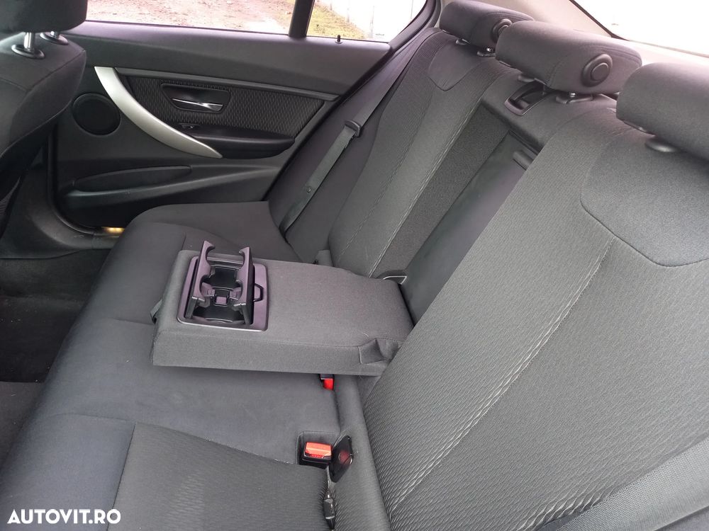 BMW Seria 3 320d xDrive DPF - 7