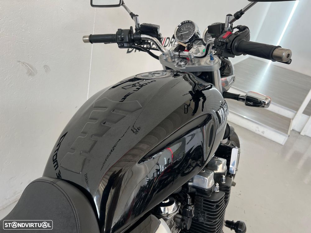 Yamaha XJR 1300 - 16