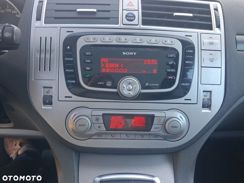 Ford Kuga 2.0 TDCi 2x4 Titanium - 26