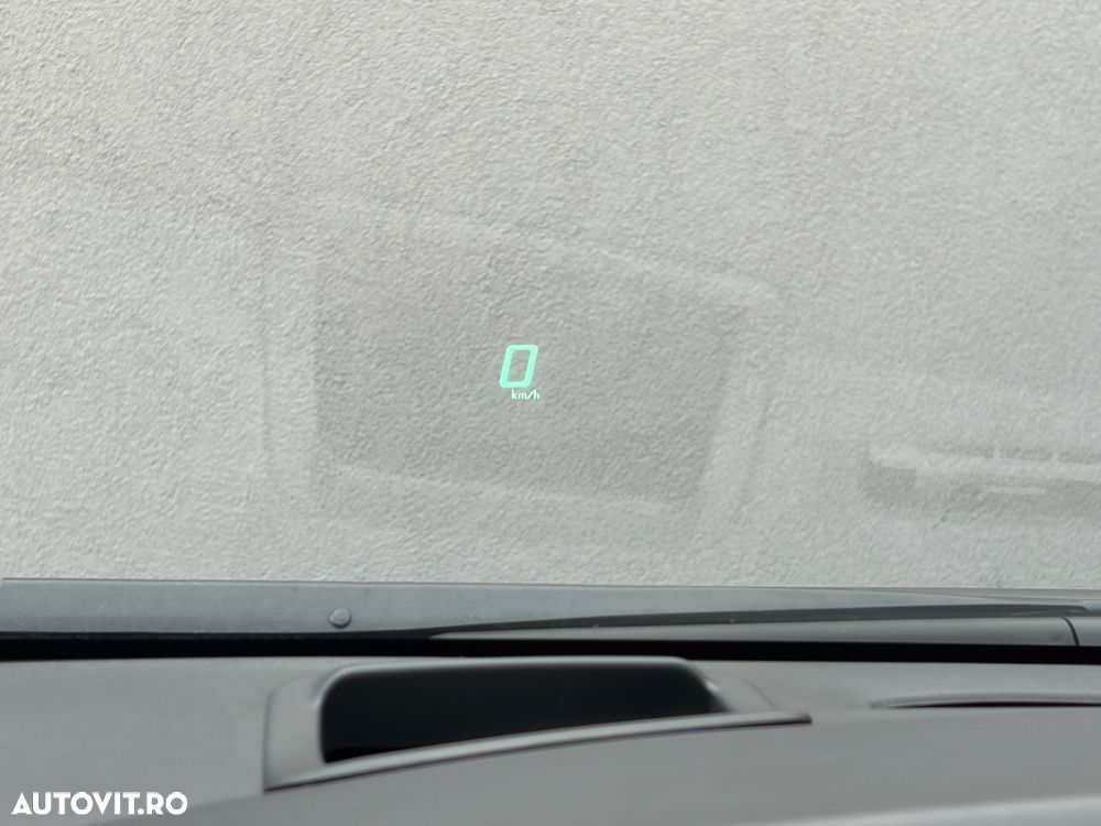 Toyota Prius (Hybrid) Executive - 19