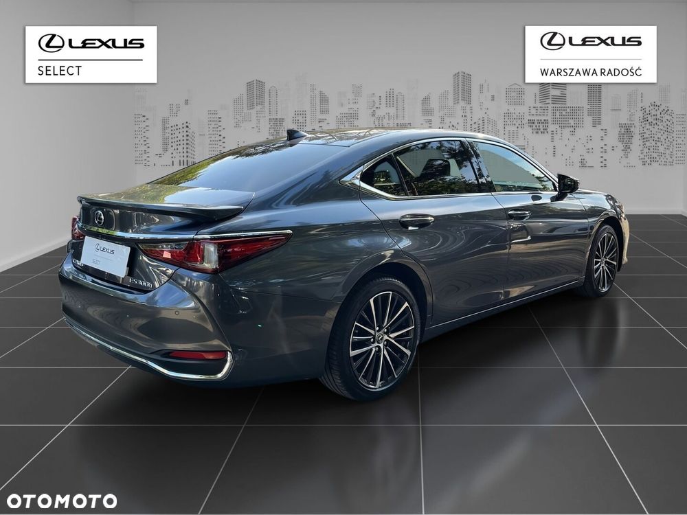 Lexus ES 300h Business Edition - 3