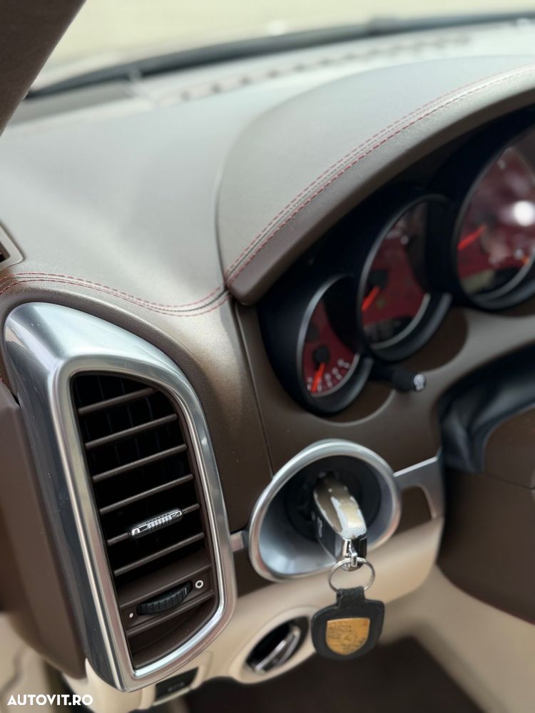 Porsche Cayenne - 16
