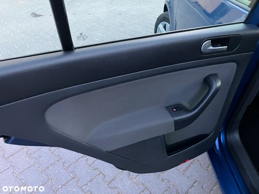 Volkswagen Golf Plus 1.6 Tour Edition - 35