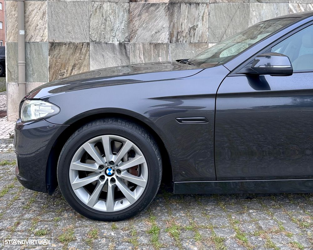 BMW 525 d Line Luxury Auto - 2