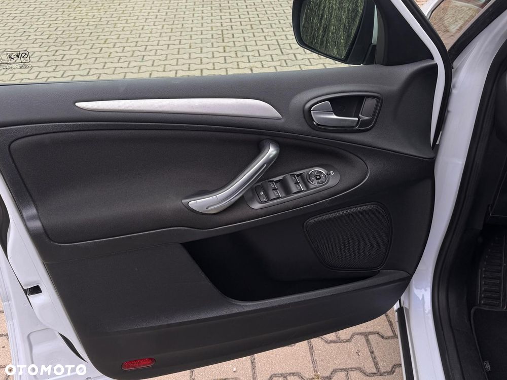Ford S-Max - 19