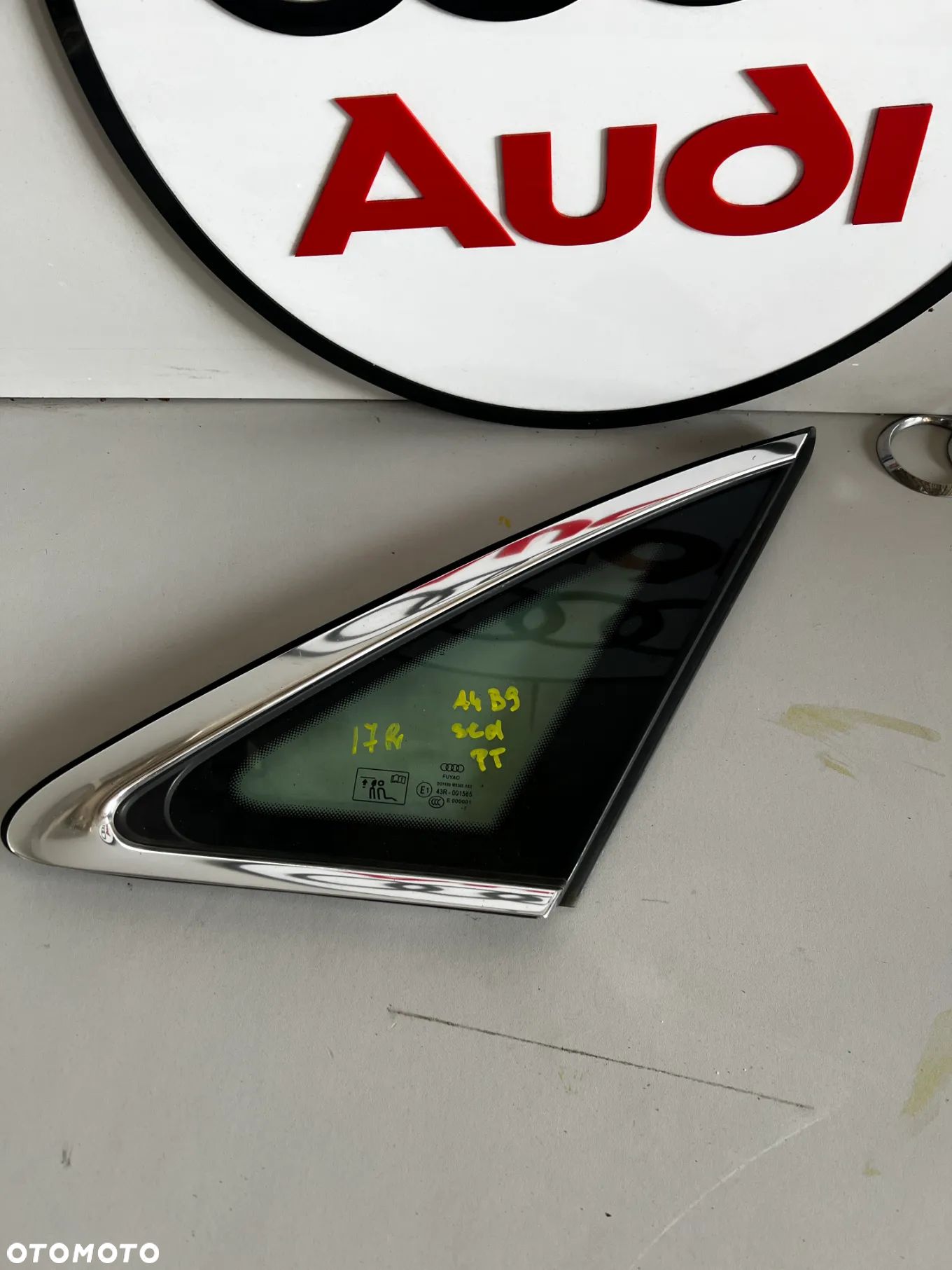 SZYBA KAROSERYJNA PRAWY TYŁ AUDI A4 B9 SEDAN 8W5845298D - 1