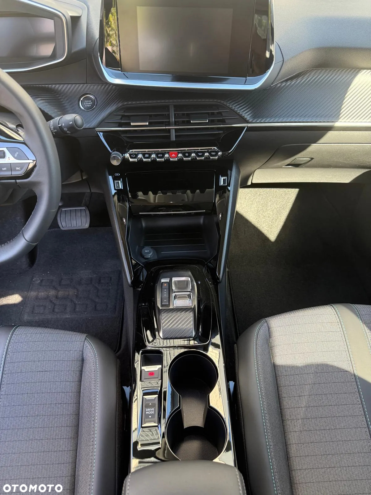 Peugeot 2008 1.2 PureTech Allure Pack S&S EAT8 - 11