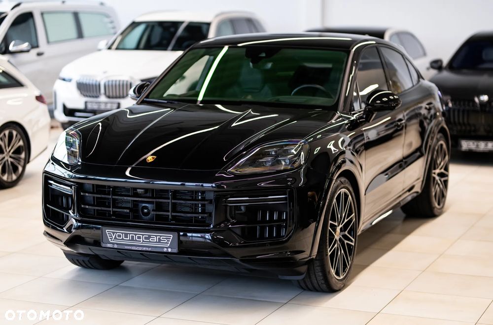 Porsche Cayenne Turbo E-Hybrid PHEV - 3