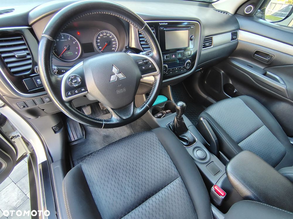 Mitsubishi Outlander 2.0 Intense 2WD - 22