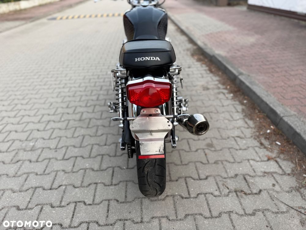 Honda CB - 16