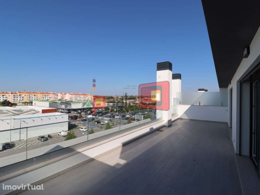APARTAMENTO T4 DUPLEX NOVO - MONTIJO - Grande imagem: 3/46